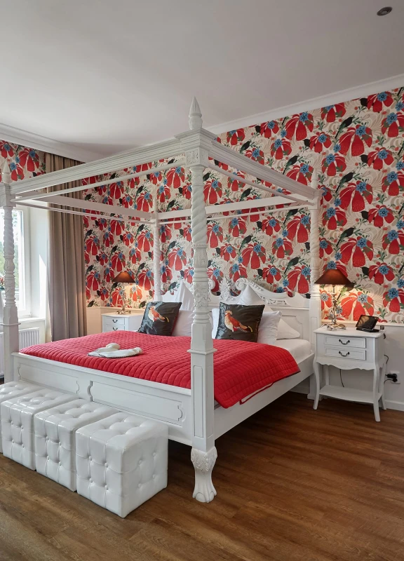 Schloss Kaarz Zimmer Himmelszelt Bett